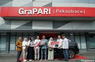 Pelanggan Setia Telkomsel Menangkan Mobil dan Motor di Program Undi Undi Hepi