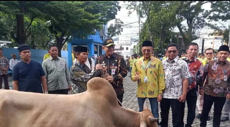 89 Hewan Kurban Disumbangkan oleh Perumda Air Minum Kota Padang