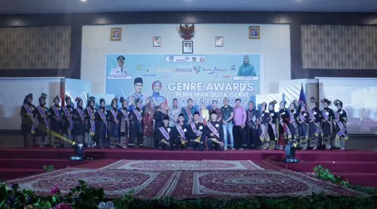 Sekretaris Daerah Rida Ananda mewakili Pj. Walikota secara resmi membuka Genre Awards Pemilihan Duta Genre kota Payakumbuh 2024, Sabtu 22 Juni 2024.