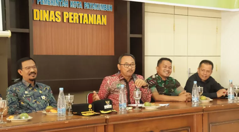 Payakumbuh menerima bantuan Alat dan Mesin Pertanian yang merupakan program Pompanisasi Kegiatan Perluasan Areal Tanam (PAT) dari Kementerian Pertanian, Jumat 14 Juni 2024.