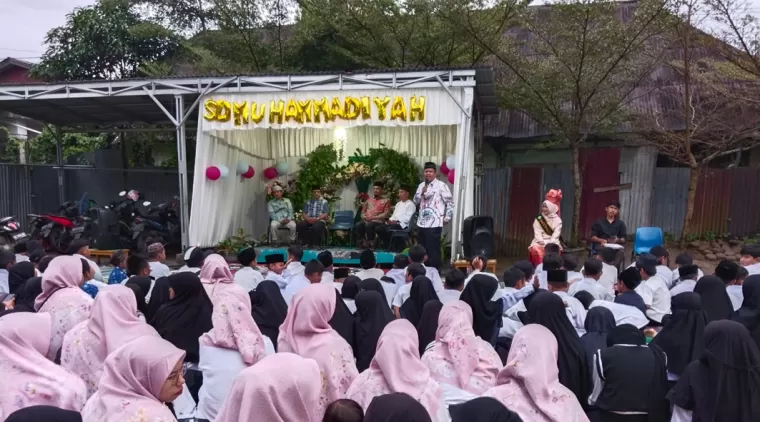 Ketua LKAAM Payakumbuh YB. Dt. Parmato Alam, yakin Anak-anak SD Muhammadiyah Menjadi Pemimpin Masa Depan, hal tersebut disampaikannya pada acara pelepasan dan perpisahan SD Plus Muhammadiyah Payakumbuh, Minggu 16 Juni 2024.