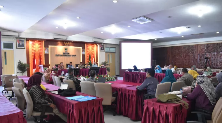 Pemko Payakumbuh bersama 18 kabupaten/kota se Sumatera Barat (Sumbar) mengikuti Penilaian Kinerja Stunting tahun 2023 di aula Bappeda Sumbar, Kamis 06 Juni 2024.