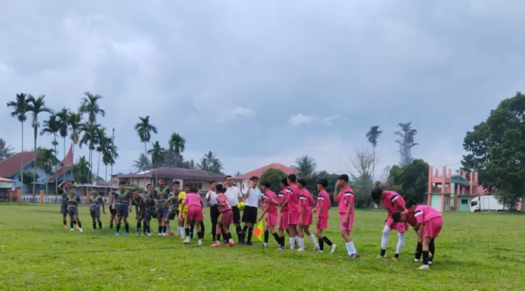 LJP tahun 2024, kelompok umur 14 tahun, hingga kemaren bermain serentak di 4 lapangan, Poin tertinggi sementara unggul SSB Bintang Utama dengan 11 poin, Jumat 31 Mei 2024.