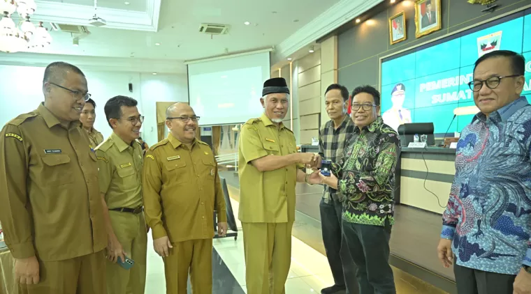 Pemerintah Provinsi Sumatera Barat Lepas Tugas Tiga Pimpinan Pratama yang Telah Selesai Masa Bhakti
