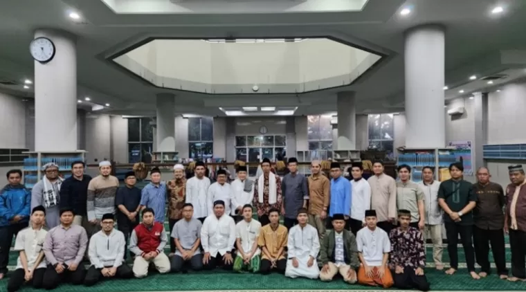 Subuh Mubarak Hari Ini di Universitas Negeri Padang: Wakaf sebagai Ibadah Sosial dan Ekonomi