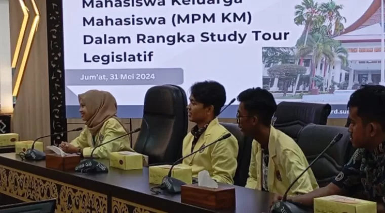 Tour Studi Legislatif MPM KM UNP ke DPRD Sumbar