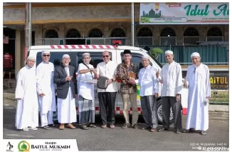 Hari Raya Idul Adha, Ketua DPRD Sumbar Serahkan Ambulans untuk Jamaah Masjid Baitul Mukmin Labuah Baru