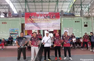 Kapolres Payakumbuh AKBP Wahyuni Lestari membuka secara resmi open tournament Tenis Lapangan, Kapolres Payakumbuh Cup, di lapangan Tenis Kubu Gadang Payakumbuh, Sabtu-Minggu 22-23 Juni 2024.