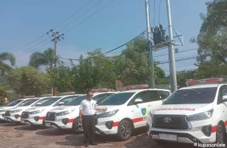 Pemkab Pessel Terima Bantuan 10 Unit Ambulance Dan 12 Unit Pusling Dari Kemenkes RI