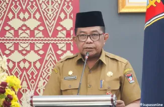 Pj. Sekda Sampaikan Visi Misi Pembangunan Kota Padang 20 Tahun Mendatang Saat Hadiri Rapat Paripurna DPRD