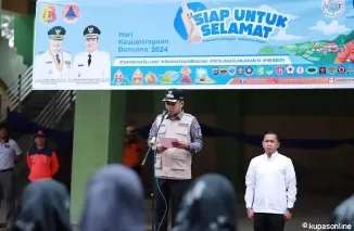 Wawako Ramadhani Kirana Putra, saat memimpin Apel Gabungan di Taman Istiqlal Park, Kota Solok.