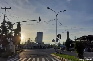 Traffic Light rusak di Simpang Galombang Kota Pariaman.(Trisnaldi).