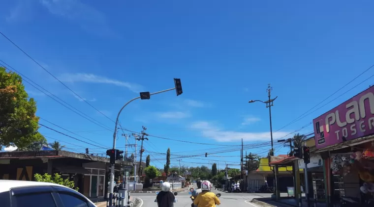 Traffic Light di Simpang Amadin Kota Pariaman, salah satu yang terlama di Kota Pariaman.(Trisnaldi).