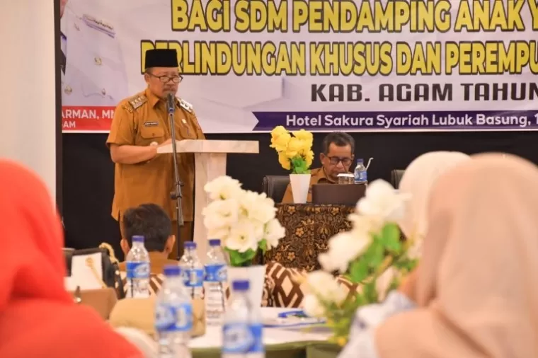 Dr H Andri Warman dalam sambutannya saat membuka pelatihan konselor bagi SDM pendamping Anak