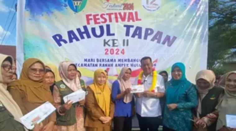 Bupati Pessel Serahkan 1.430 Kartu BPJS Kesehatan Di Kecamatan Ranah Ampek Hulu Tapan