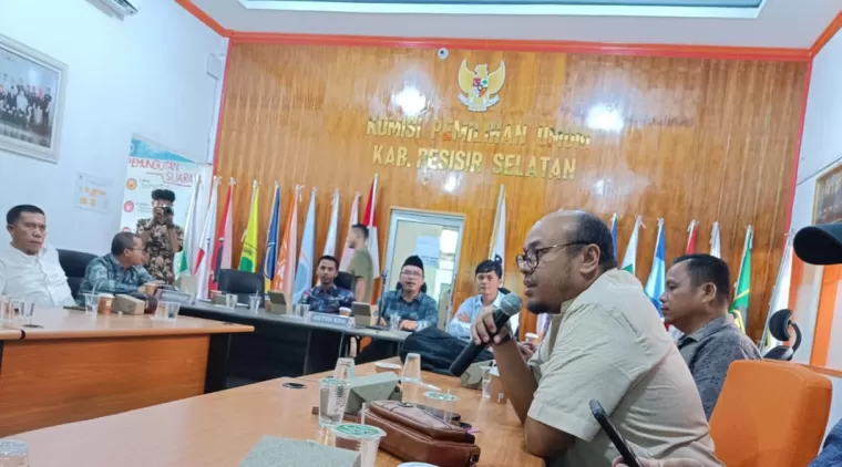 Diskominfo Pessel Hadiri Undangan KPU terkait Sosialisasi Tahapan Pemilihan Serentak 2024