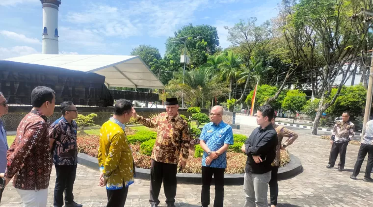 Gubernur Mahyeldi Pantau Kesiapan Peresmian Masjid Raya Syekh Ahmad Khatib Al Minangkabawi