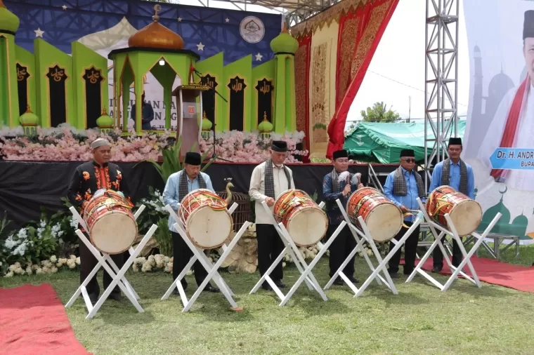 Gubernur Sumatera Barat, H Mahyeldi Ansyarullah membuka secara resmi MTQ Nasional Ke 41 Tingkat Kabupaten Agam