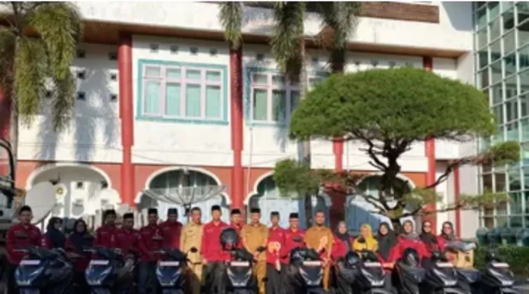 Pemkab Pessel Serahkan 16 Unit Sepeda Motor Kepada Petugas PKH