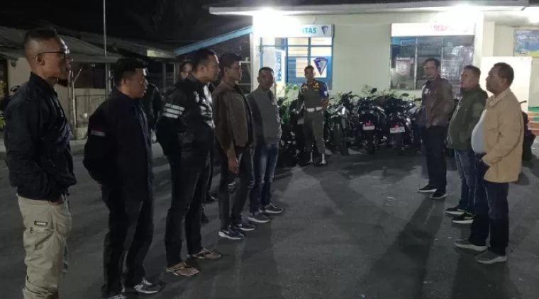 Apel bersama Polisi dan Satpol PP usai melaksanakan operasi cipkon malam