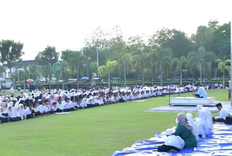 Sebanyak 2.500 Murid TPQ Lubuk Basung Gelar Apel Akbar Didikan Subuh