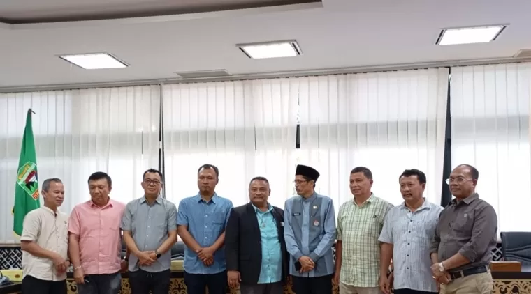 Sekretaris DPRD Sumbar Terima Kunjungan Kerja Komisi C DPRD Kabupaten Toba