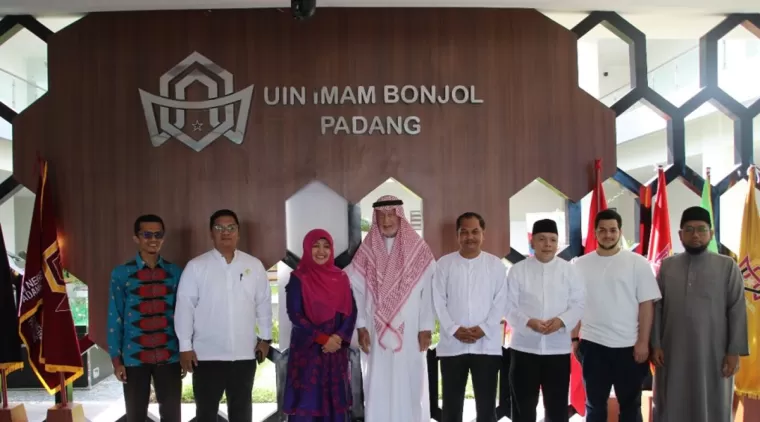 UIN Imam Bonjol Sambut Dua Tamu Istimewa, Kuliah Umum Dr. Muhammad Fidaa Bahjat dan Prof. Dr. Talip Kucukcan