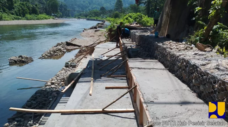 Warga Ucapkan Terimakasih Setelah Jembatan Gantung Ganting Kubang Lengayang Selesai Diperbaiki