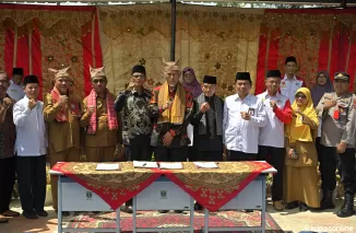 Berhasil Membina Teknologi Tepat Guna, Gubernur Mahyeldi Dianugerahi Lencana Abdi Inovasi Desa