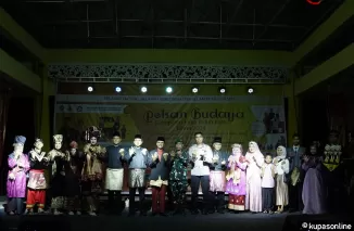 Deni Asra ketika menghadiri penutupan Pekan Budaya kabupaten Limapuluh Kota, Jumat malam 5 Juli 2024.