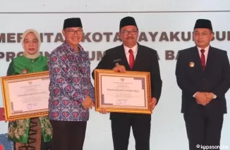 Bertempat di lapangan Pancasila, Simpang Lima, Kota Semarang, Jawa Tengah, Sabtu 29 Juni 2024. Pj. Walikota Payakumbuh Suprayitno menerima penghargaan Indeks Pembangunan Keluarga (iBangga)