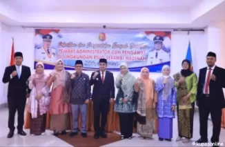 Wawako Ramadhani Kirana Putra (5 kiri) bersama Pejabat Administrator dan Pengawas RSUD Serambi Madinah yang baru dilantik.