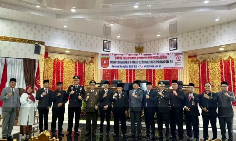 Bupati Agam, Dr. H. Andri Warman, MM bersama Forkopimda mendengarkan pidato kenegaraan