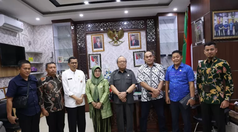 DPRD Sultra Apresiasi Pemerintah Sumbar: Selamatkan Usaha Tradisional dengan Tidak Berikan Izin Operasional Retail Besar