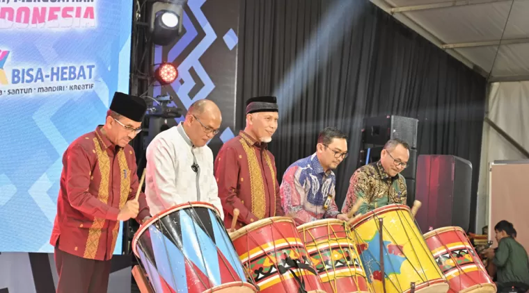 Gubernur Mahyeldi Resmikan International SMK Expo, Tegaskan Peran SMK dalam Pembangunan Nasional