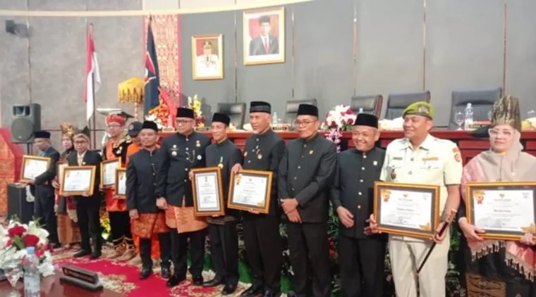 Hut Kota Padang, Mahyeldi Ansharullah dan 11 Tokoh Kehormatan Padang Diganjar Penghargaan