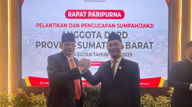 Ketua DPRD Sementara Pasaman Barat Dirwansyah Menghadiri Pelantikan Dewan Provinsi