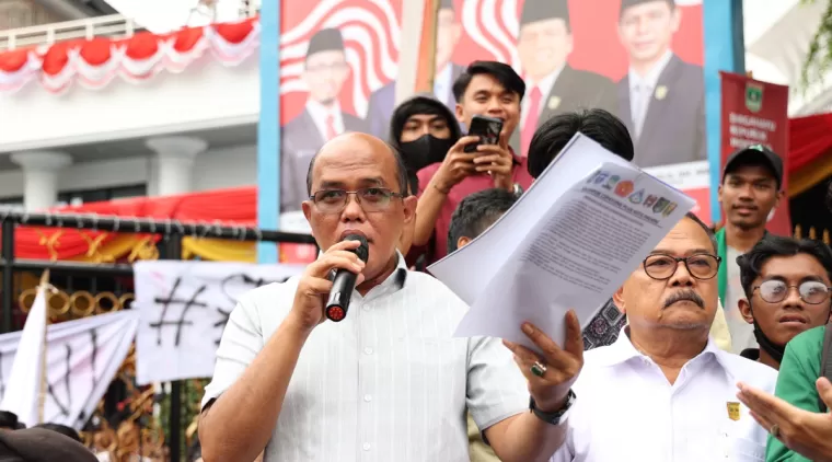 Ketua DPRD Sumbar Respon Positif Aksi Mahasiswa Terkait Keputusan MK