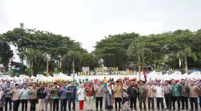 Lomba Drum Band Antar Sekolah Mengawali Rangkaian Kegiatan 17-an di Kabupaten Solok Selatan