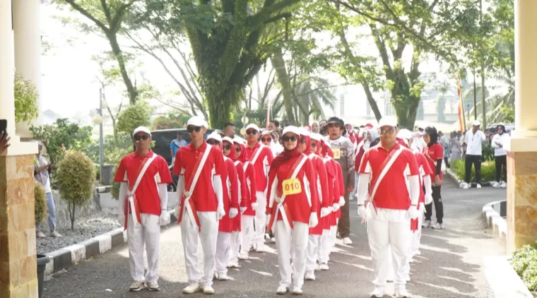 Lomba Gerak Jalan Masih Lanjut, Peserta Tunjukkan Semangat Membara