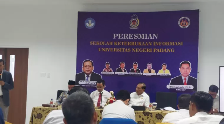 Peresmian Sekolah Keterbukaan Informasi Universitas Negeri Padang