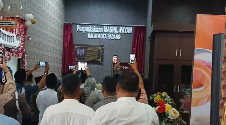 Perpustakaan Balaikota Padang Diberi Nama Masril Payan, Mengenang Pamong Senior yang Berdedikasi