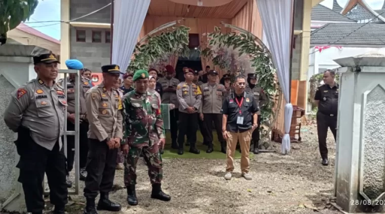 Polres Pasaman Barat lakukan Giat Pam Pendaftaran Bacalon Bupati dan Wakil Bupati di KPU Pasaman Barat