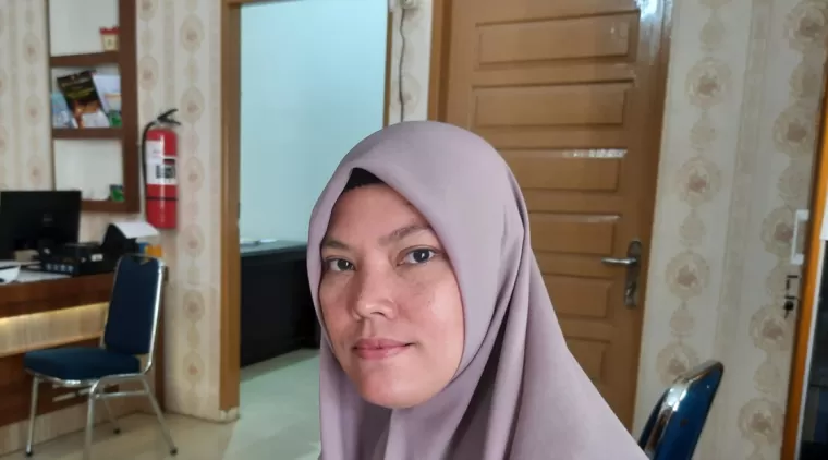 Sekretaris Desa Tungkal Selatan Kota Pariaman, Fitriani.