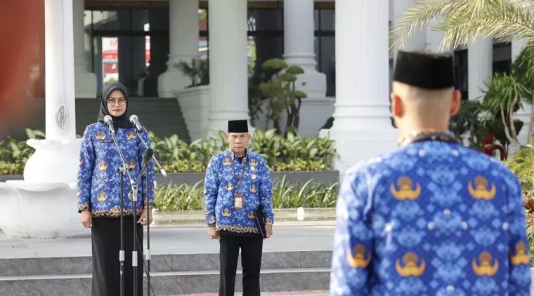 Sekretariat DPRD Sumbar Gelar Upacara HUT RI ke-79, Fokus pada Kinerja ASN yang Kompetitif dan Inovatif