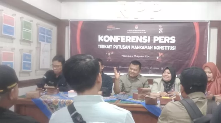 Terkait Putusan MK, KPU Solsel Gelar Konfrensi Pers