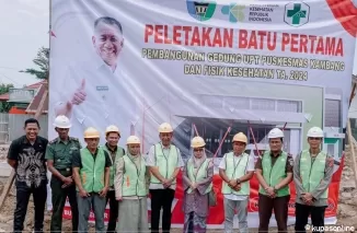 Bupati Pessel Menghadiri Peletakan Batu Pertama Pembangunan IGD Puskesmas Kambang