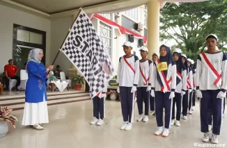 Gerak Jalan Hari Ketiga: Pelajar Solsel Penuh Semangat