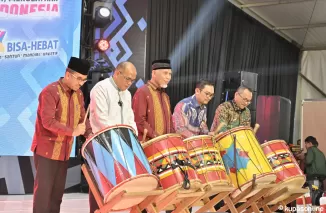 Gubernur Mahyeldi Resmikan International SMK Expo, Tegaskan Peran SMK dalam Pembangunan Nasional