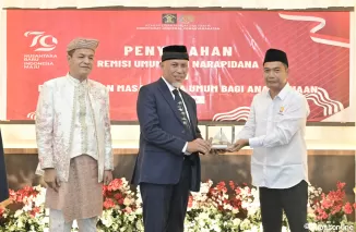 Gubernur Mahyeldi Serahkan Remisi bagi Ribuan Warga Binaan di Kanwil Kemenkumham Sumbar